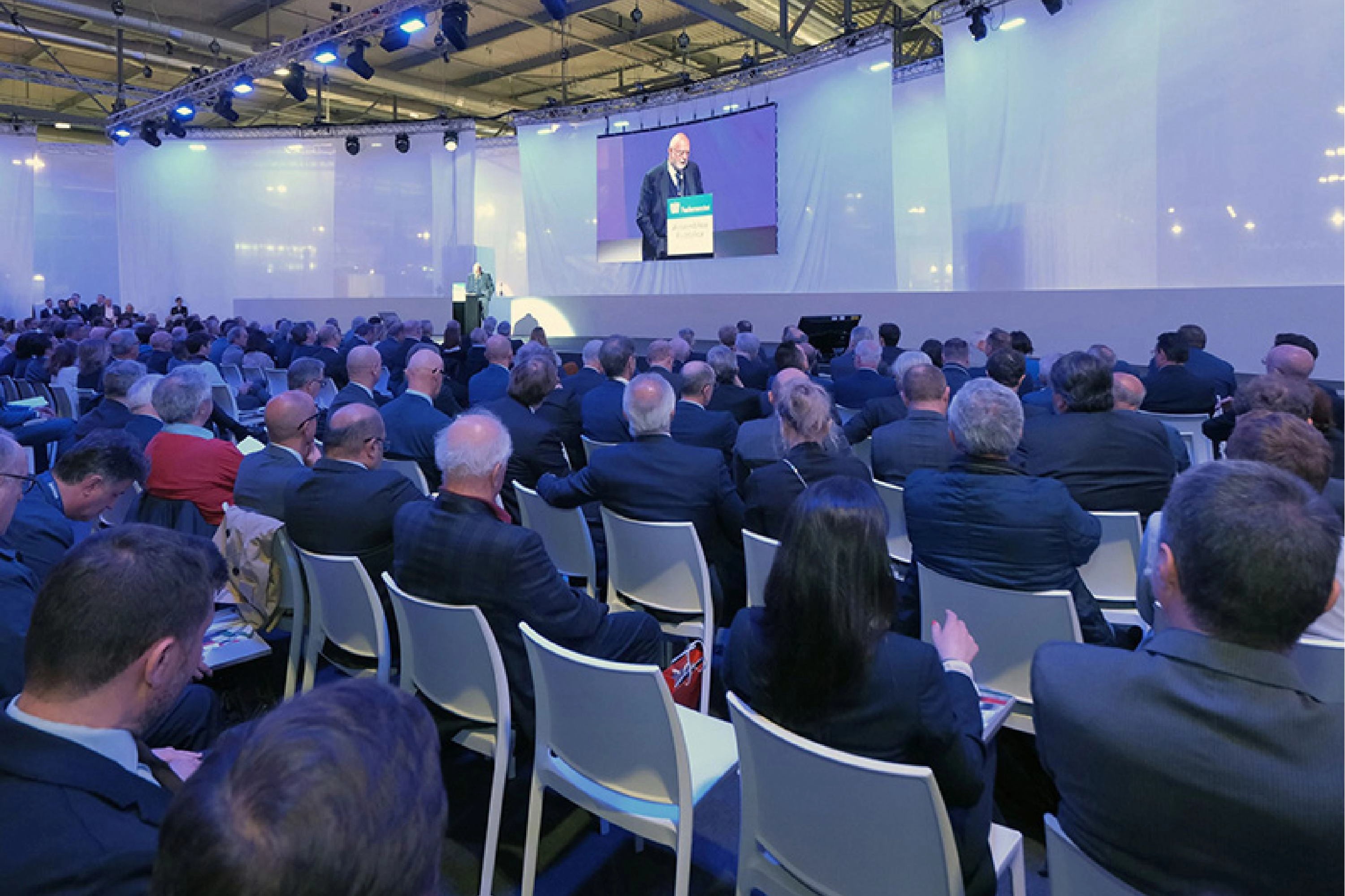 //madeinsteel21.s3.amazonaws.com/widget-photosphrase/Edizione_-_conference_2025_photo2_33CDD405-F8EA-1DB4-A503-05325FBC6638.webp